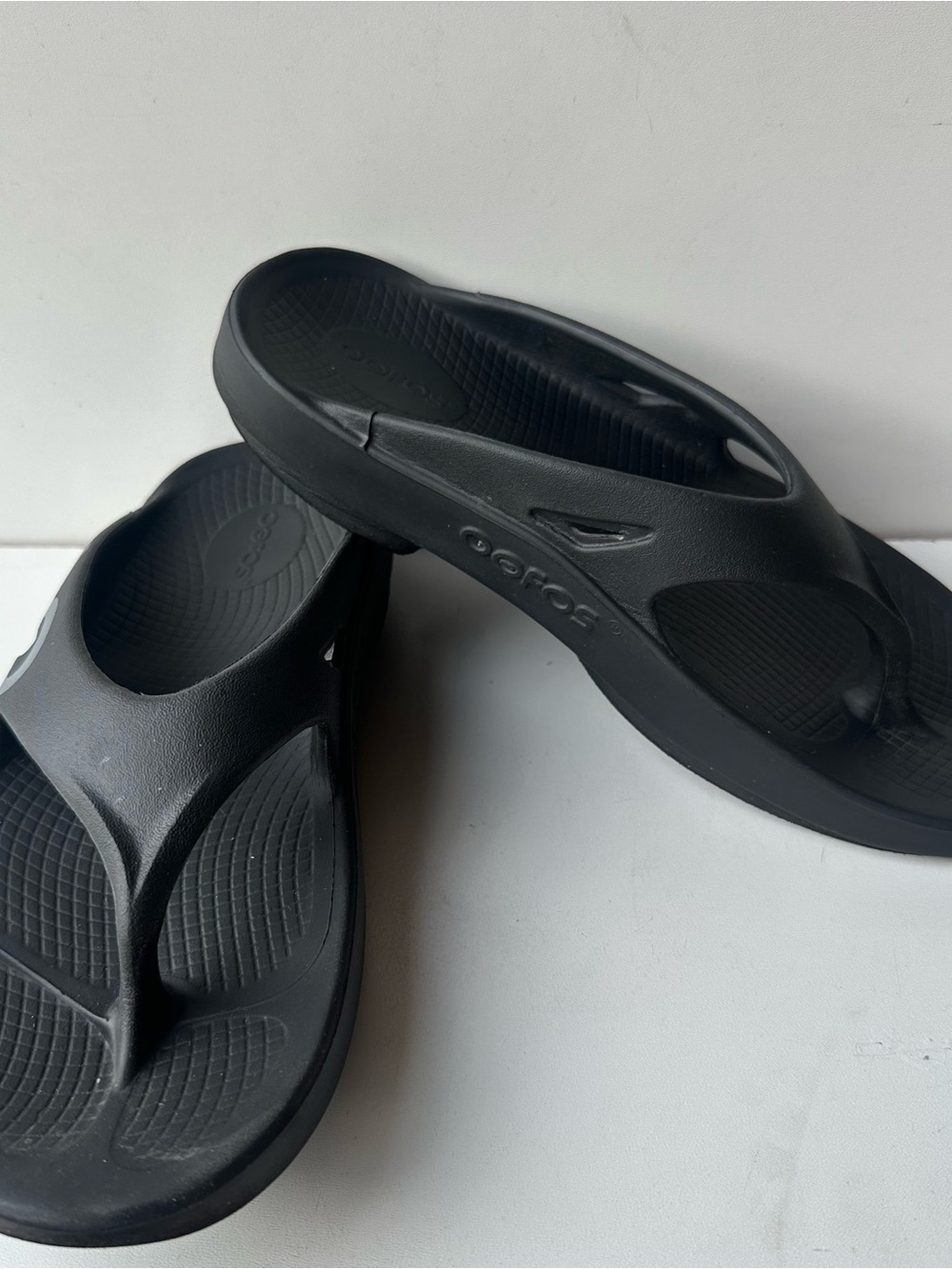 Oofos Black OOriginal Sport Sandals Men's 7 / Women's 9 Recovery Shoes